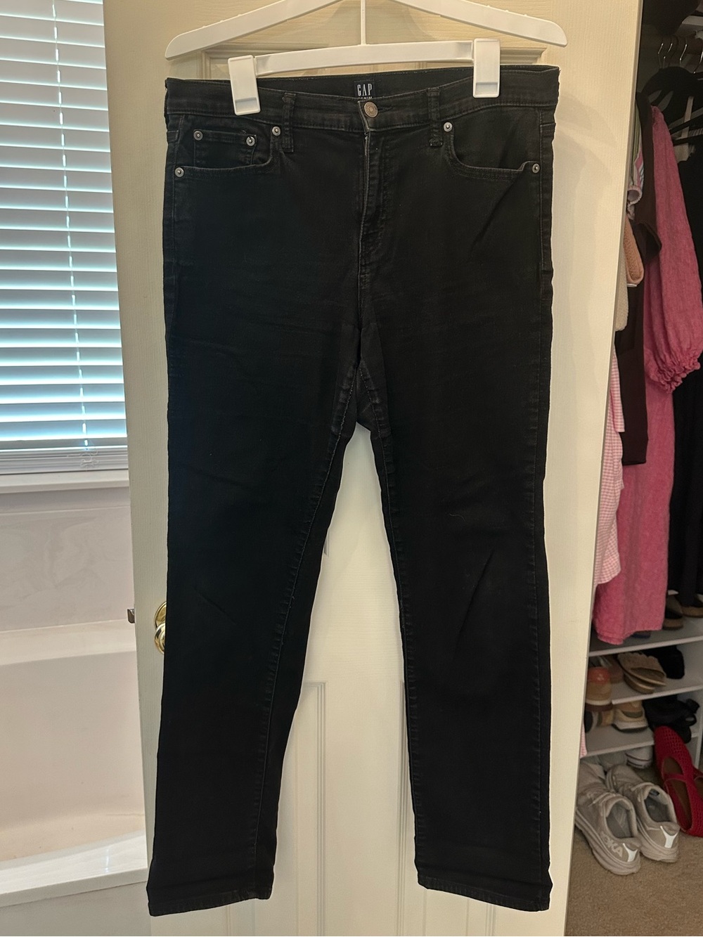 GAP Women's Black Classic Straight Jeans